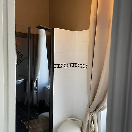 Contemporaine Sans Acces - Chateau Maranne B&B
