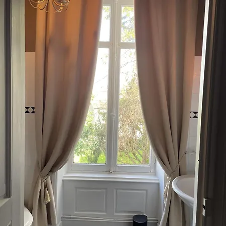 Bed & Breakfast Contemporaine Sans Acces - Chateau Maranne *