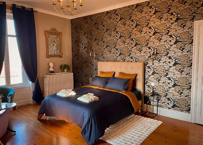 Chateau Maranne Bed & Breakfast Parthenay